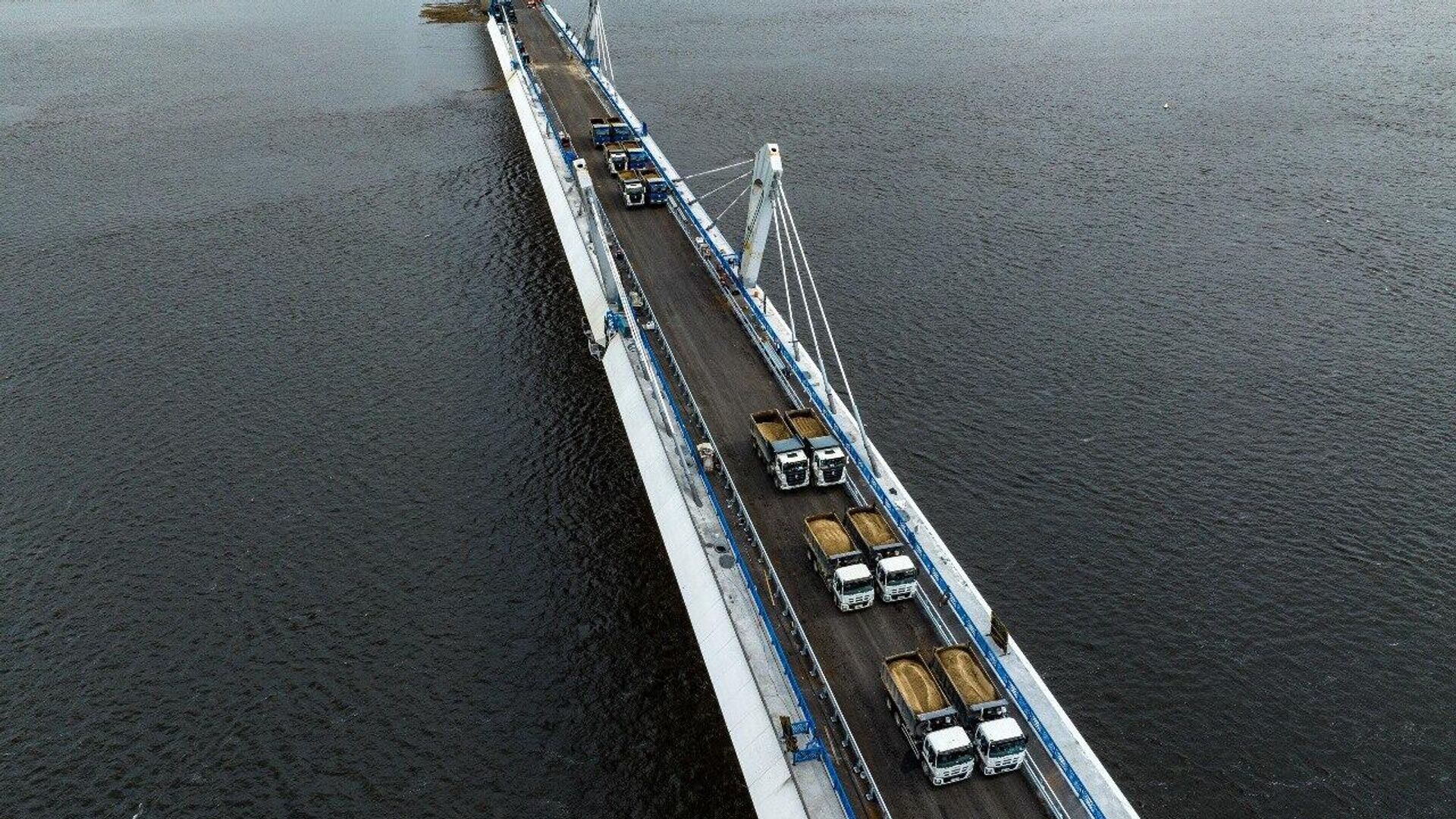 Испытания нового строящегося моста через реку Зея в Благовещенске - РИА Новости, 1920, 23.08.2023