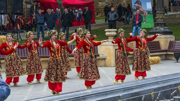 Празднование Навруза в Баку 