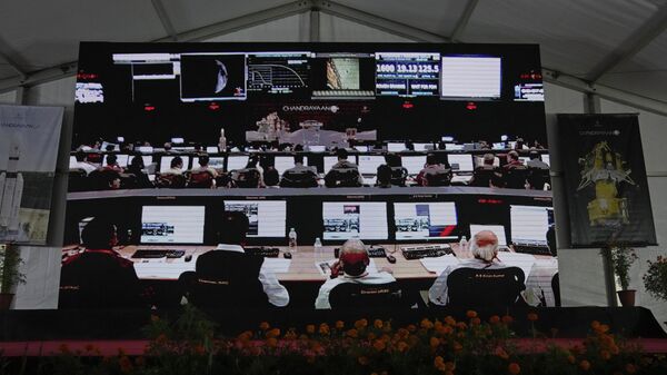 Центр управления Индийской организации космических исследований во время посадки космического корабля Чандраян-3 на Луну