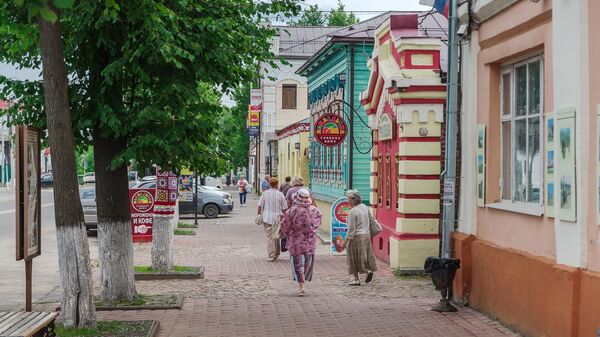 Киржач, туристы на улице Гагарина