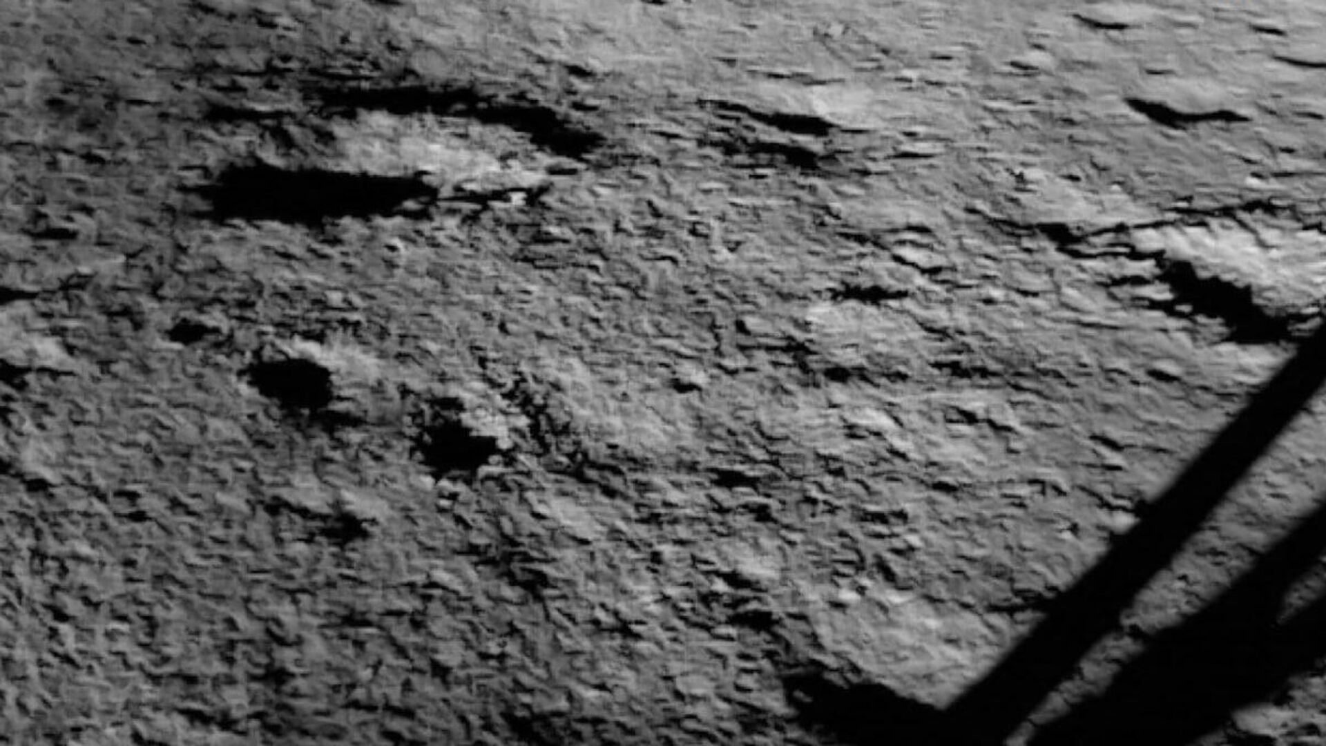 Первая фотография Луны, полученная со спускаемого модуля Викрам - РИА Новости, 1920, 23.08.2023