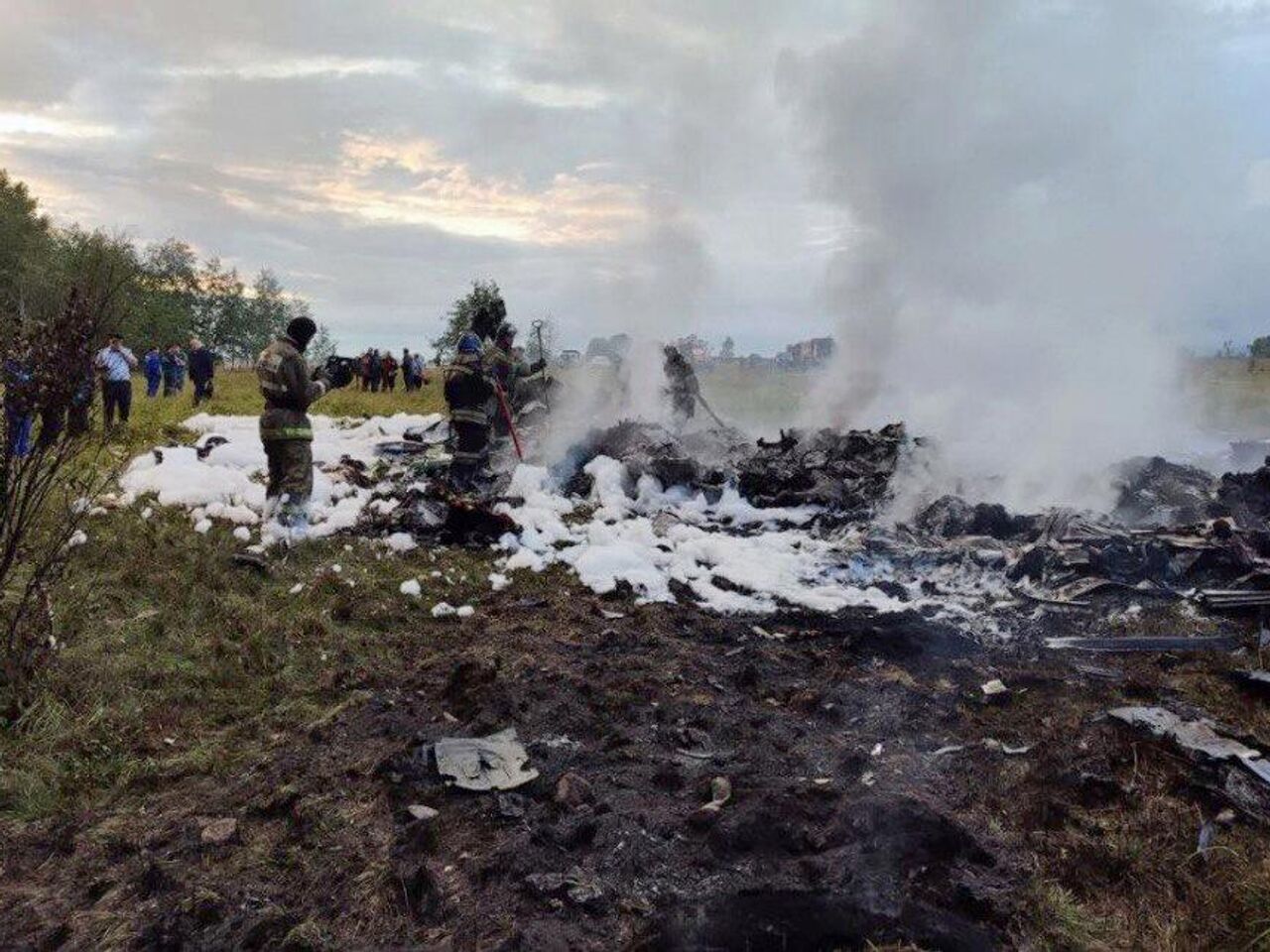 Частный самолет разбился в Тверской области, среди пассажиров был Пригожин  - РИА Новости, 23.08.2023