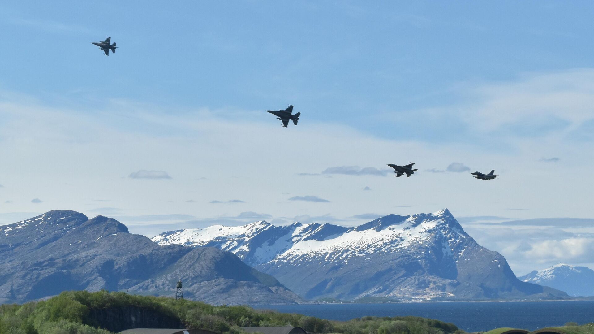 Истребители F-16 Королевских ВВС Норвегии - РИА Новости, 1920, 31.03.2024