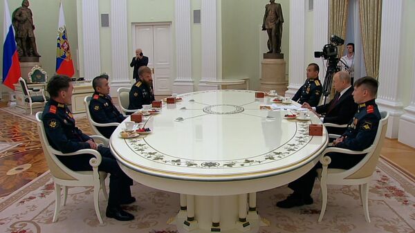 Встреча Путина с экипажем танка Алеша
