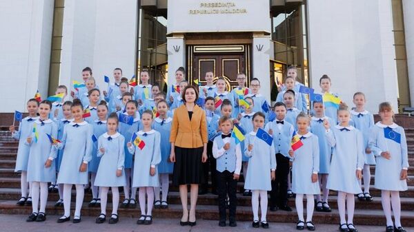 Поздравление Украины с Днем независимости президентом Молдавии Майей Санду