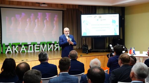 Губернатор Кемеровской области Сергей Цивилев открыл первый в Сибири Ресурсный учебный центр по шахматам