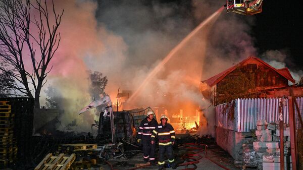 Пожар после взрыва на АЗС в населенном пункте Креведия, Румыния