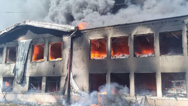 Пожар на территории рынка Лира в Пятигорске