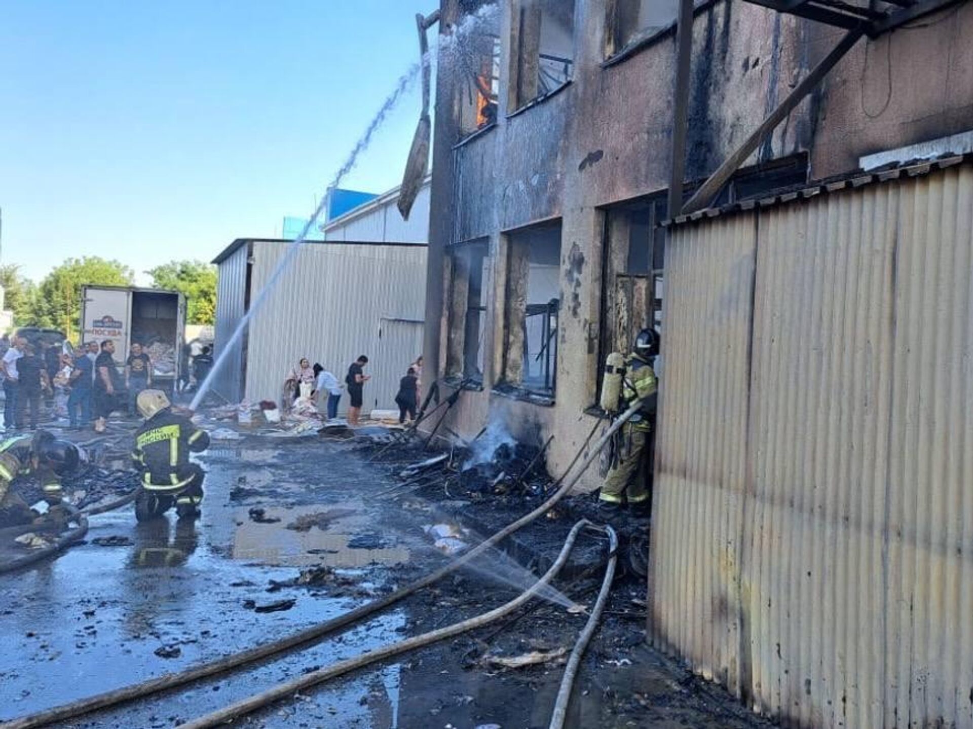 На Ставрополье загорелся магазин постельного белья - РИА Новости, 27.08.2023