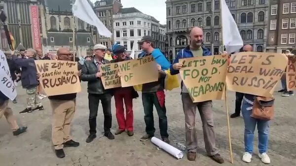 Митинг в Амстердаме против украинского нацизма и поставок оружия Киеву