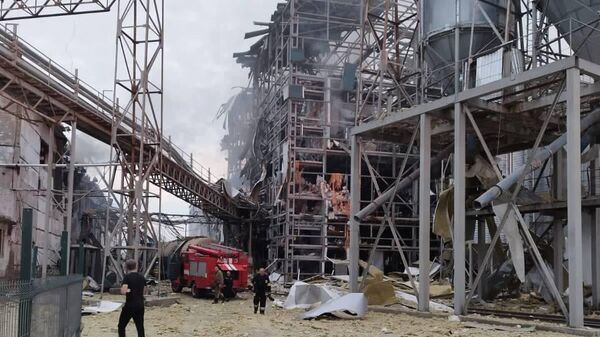 Последствия удара по промышленному объекту в Полтавской области