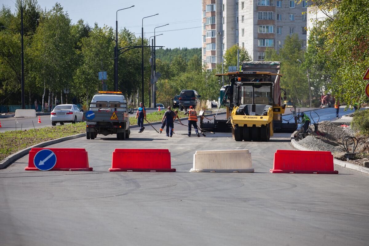 Губернатор Приамурья проинспектировал ремонт Красной Пресни в Тынде - РИА Новости, 1920, 28.08.2023