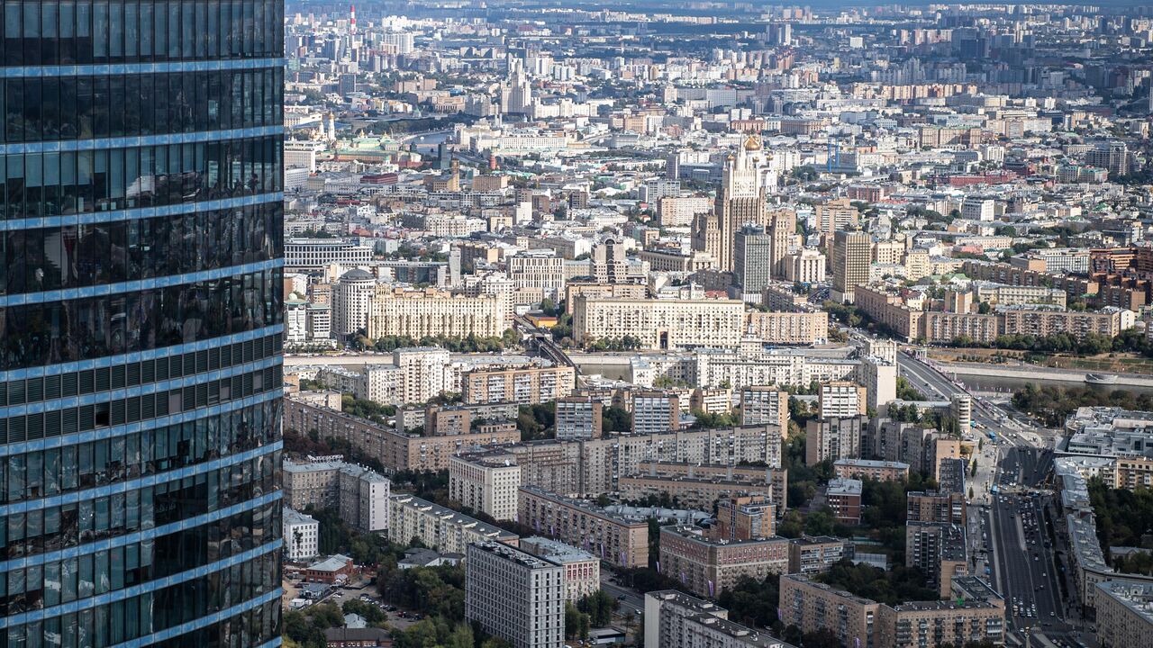 Ветер принес песок из пустыни Сахара в Москву - РИА Новости, 26.04.2024