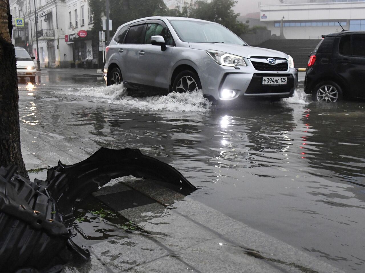 Во Владивостоке после ливня в 240 жилых домах нет горячей воды - РИА  Новости, 30.08.2023