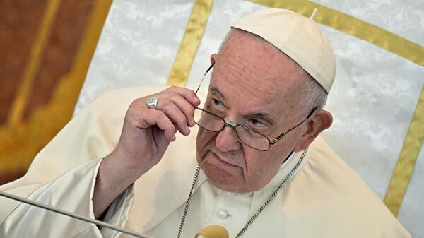 Папа римский выступил против гендерной теории и суррогатного материнства