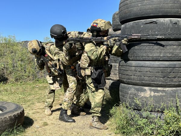 Восьмилетняя девочка подняла на ноги полицию Караганды. Караганда Онлайн