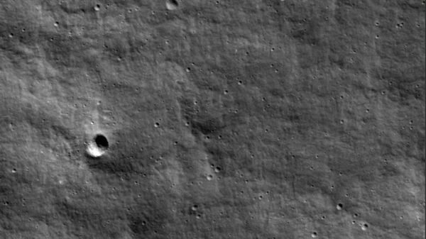 Снимок нового кратера на месте вероятного падения станции Луна-25