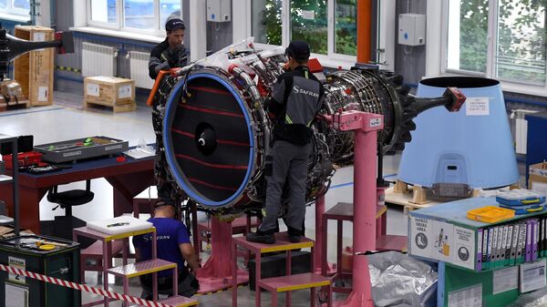 Сборка турбовентиляторного двигателя PowerJet SaM146 для самолетов Sukhoi Superjet 100 на заводе имени Гагарина в Комсомольске-на-Амуре Сборка турбовентиляторного двигателя PowerJet SaM146 для самолетов Sukhoi Superjet 100 на заводе имени Гагарина в Комсомольске-на-Амуре