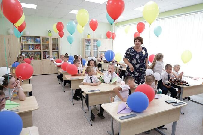 В Мариуполе открылась школа, восстановленная тульскими строителями - РИА Новости, 1920, 01.09.2023