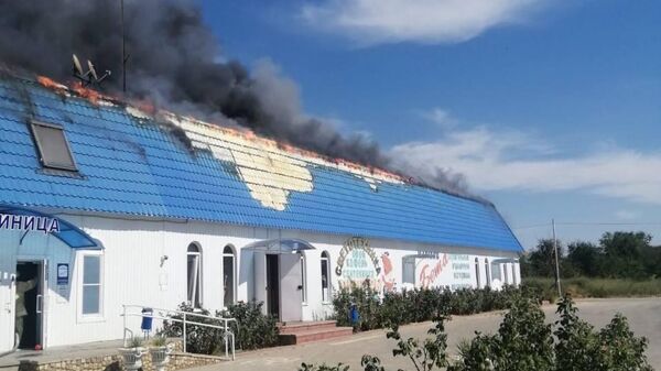 Пожар на кровле гостиницы Дельта в Ставропольском крае