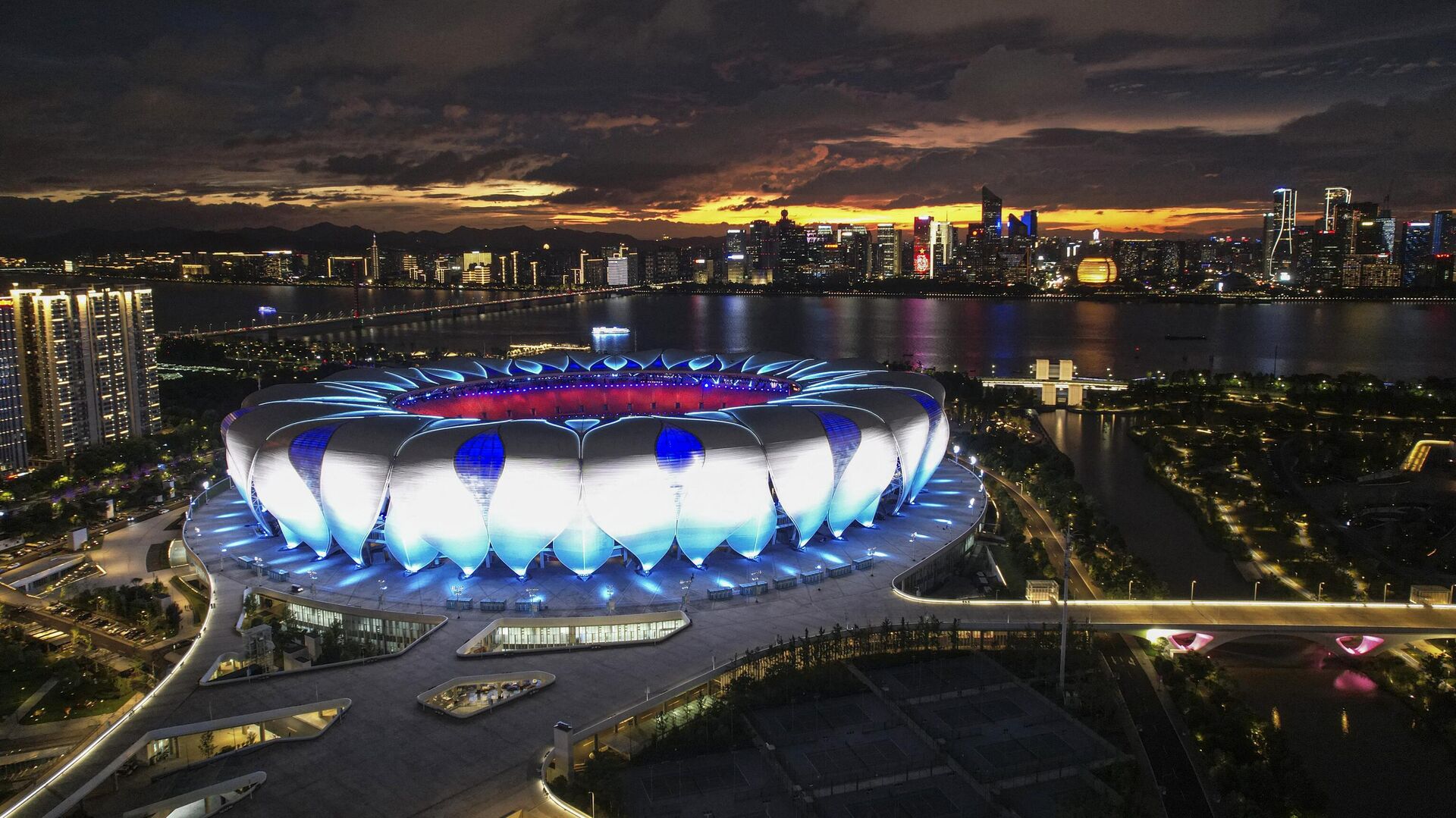 Стадион в Ханчжоу, который примет Азиатские игры в 2023 году - РИА Новости, 1920, 02.09.2023