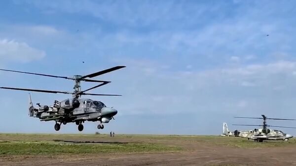 Работа ударных вертолетов Ка-52 и Ми-35 на Краснолиманском направлении