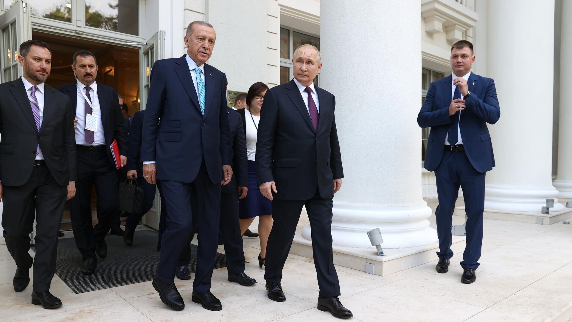 Владимир Путин и президент Турции Реджеп Тайип Эрдоган после встречи в Сочи - РИА Новости, 1920, 05.09.2023