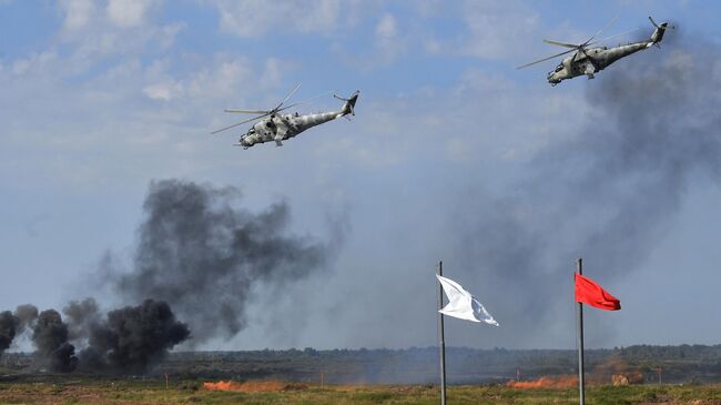 Вертолеты Ми-24 на совместных стратегических учениях вооруженных сил России и Белоруссии Запад -2021