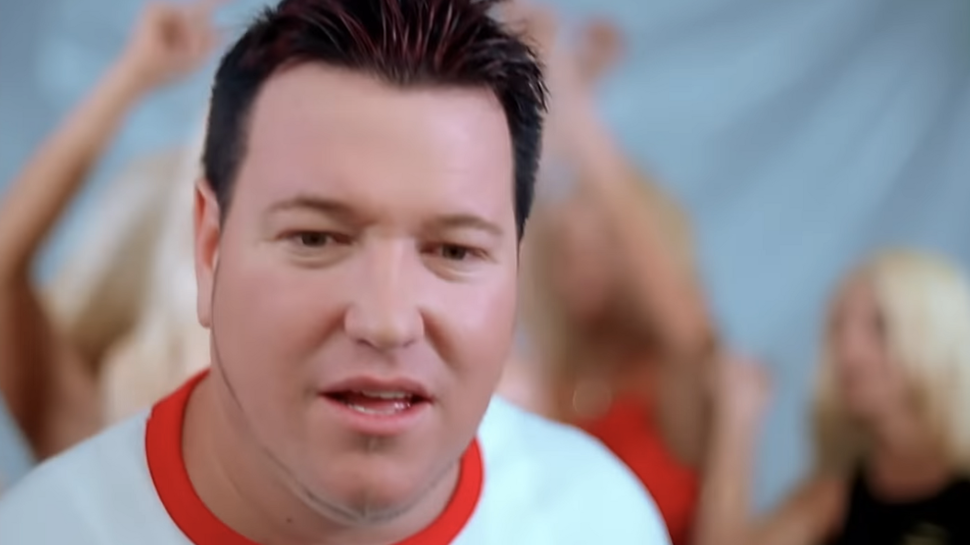 Стив Харвел в клипе группы Smash Mouth - РИА Новости, 1920, 04.09.2023