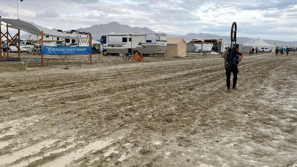 Место проведения фестиваля Burning Man в пустыне Блэк-Рок в Неваде после проливных дождей
