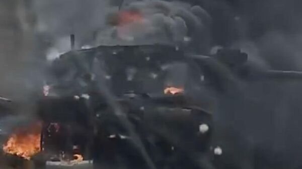 Уничтоженный британский танк Challenger 2 в зоне проведения СВО. Кадр видео
