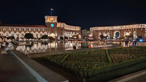 Ночной Ереван. Площадь Республики