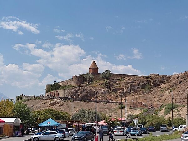 У подножия Хор Вирапа У подножия Хор Вирапа
