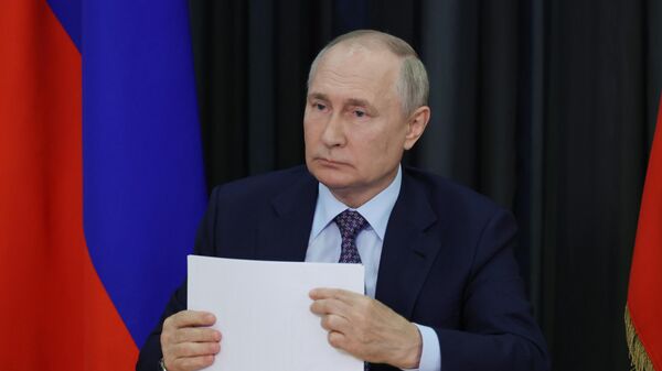 Президент РФ Владимир Путин проводит в режиме видеоконференции заседание Российского организационного комитета Победа