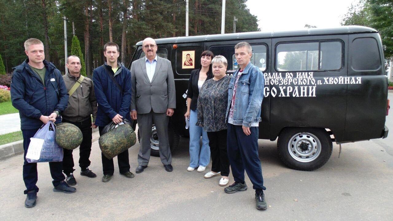 Новгородский депутат передал автомобиль УАЗ в зону СВО - РИА Новости, 1920, 06.09.2023