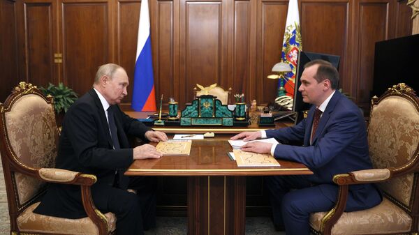 Президент РФ Владимир Путин и глава Республики Мордовия Артём Здунов во время встречи. 7 сентября 2023