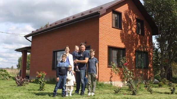 Многодетная семья, получившая земельный участок в Подмосковье