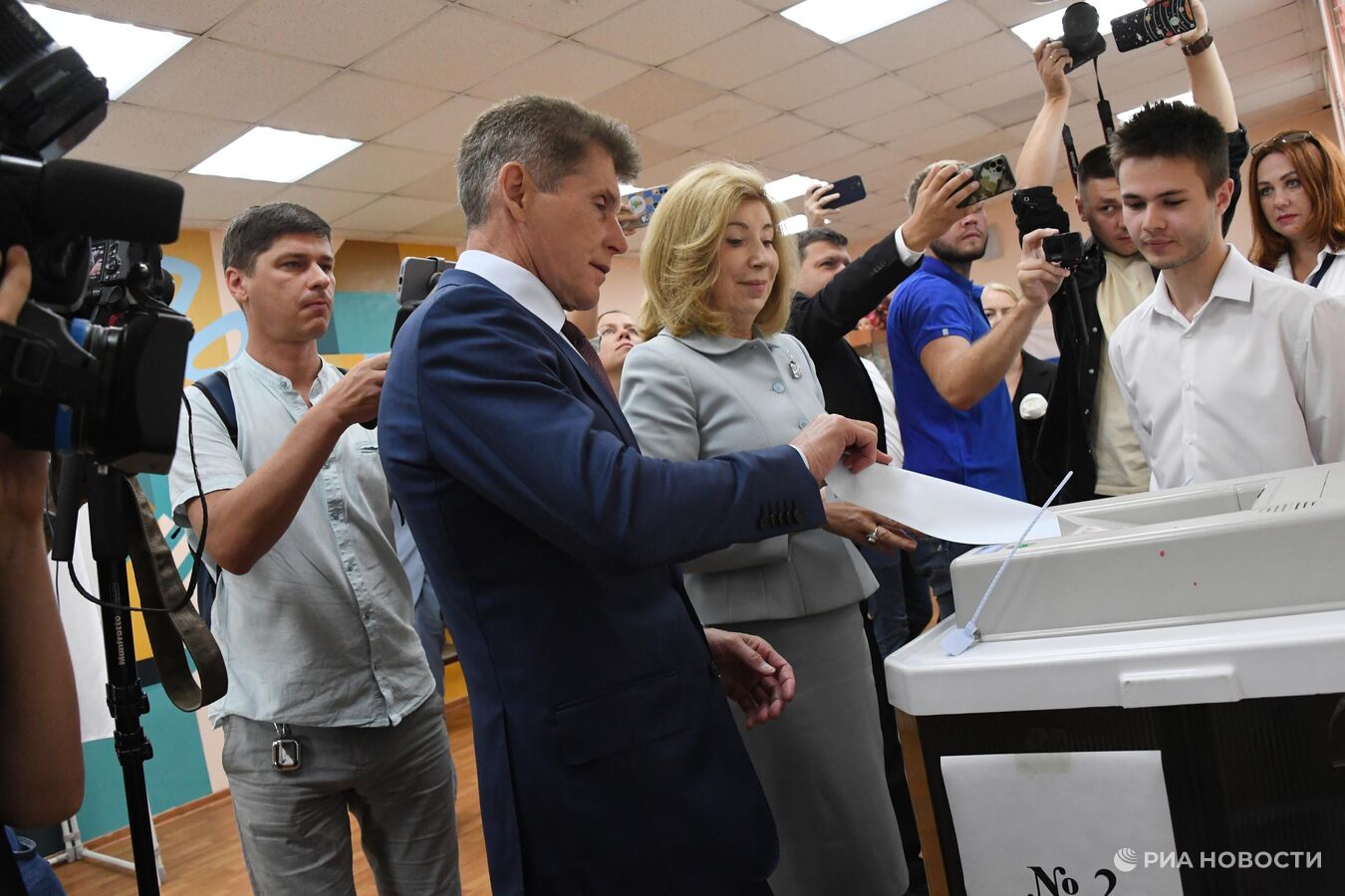 &quot;Единая Россия&quot; набрала более 74 процентов на выборах в Народный совет ЛНР
