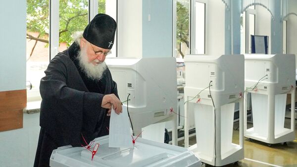 Патриарх Кирилл во время голосования на выборах мэра Москвы