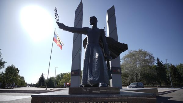 Мемориал освободителям Донбасса на площади Ленинского комсомола в Мариуполе. Архивное фото