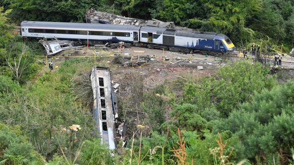 Место крушения поезда возле Стонхейвена на северо-востоке Шотландии. 12 августа 2020