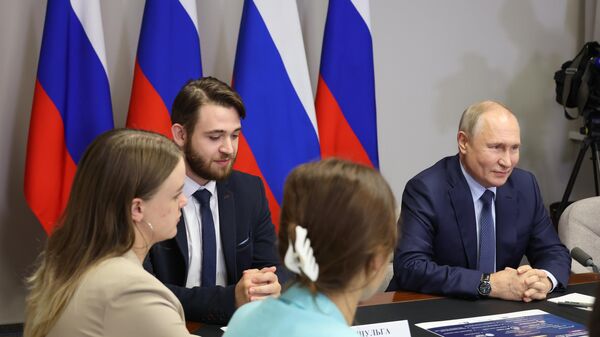 Встреча Владимира Путина с молодыми учеными в Сарове