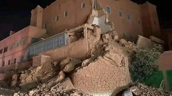 Поврежденное здание в Марокко после землетрясения 9 сентября 2023 года