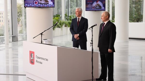 Владимир Путин и Сергей Собянин на церемонии открытия движения по новым дорогам и по четвертому МЦД