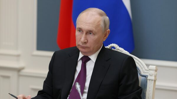 Путин провел совещание по вопросам развития Смоленской области