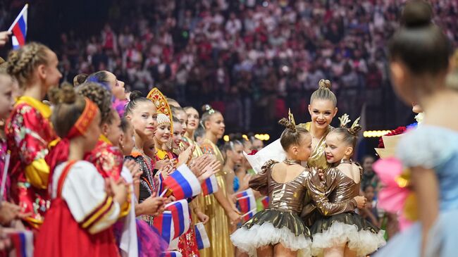 Анна Попова