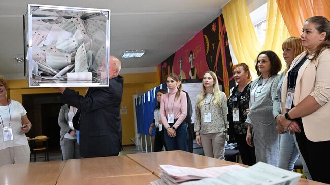 Подсчет голосов на выборах депутатов Народного совета и депутатов городского округа Луганска