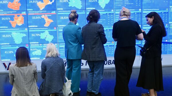 Табло в информационном центре Центральной избирательной комиссии России