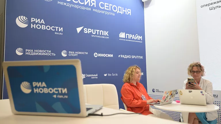 Стенд РИА Новости на Восточном экономическом форуме во Владивостоке Стенд РИА Новости на Восточном экономическом форуме во Владивостоке