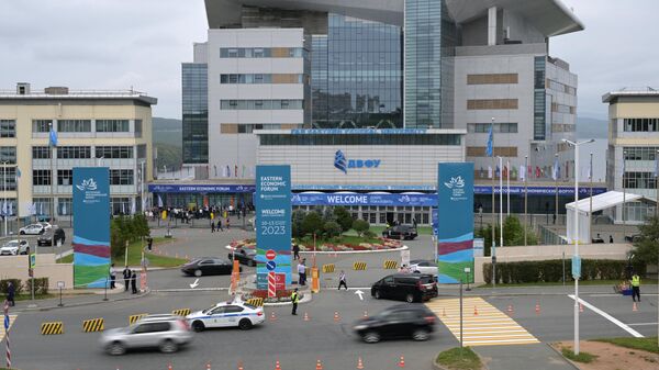 Здание Дальневосточного федерального университета во Владивостоке, где проходит Восточный экономический форум